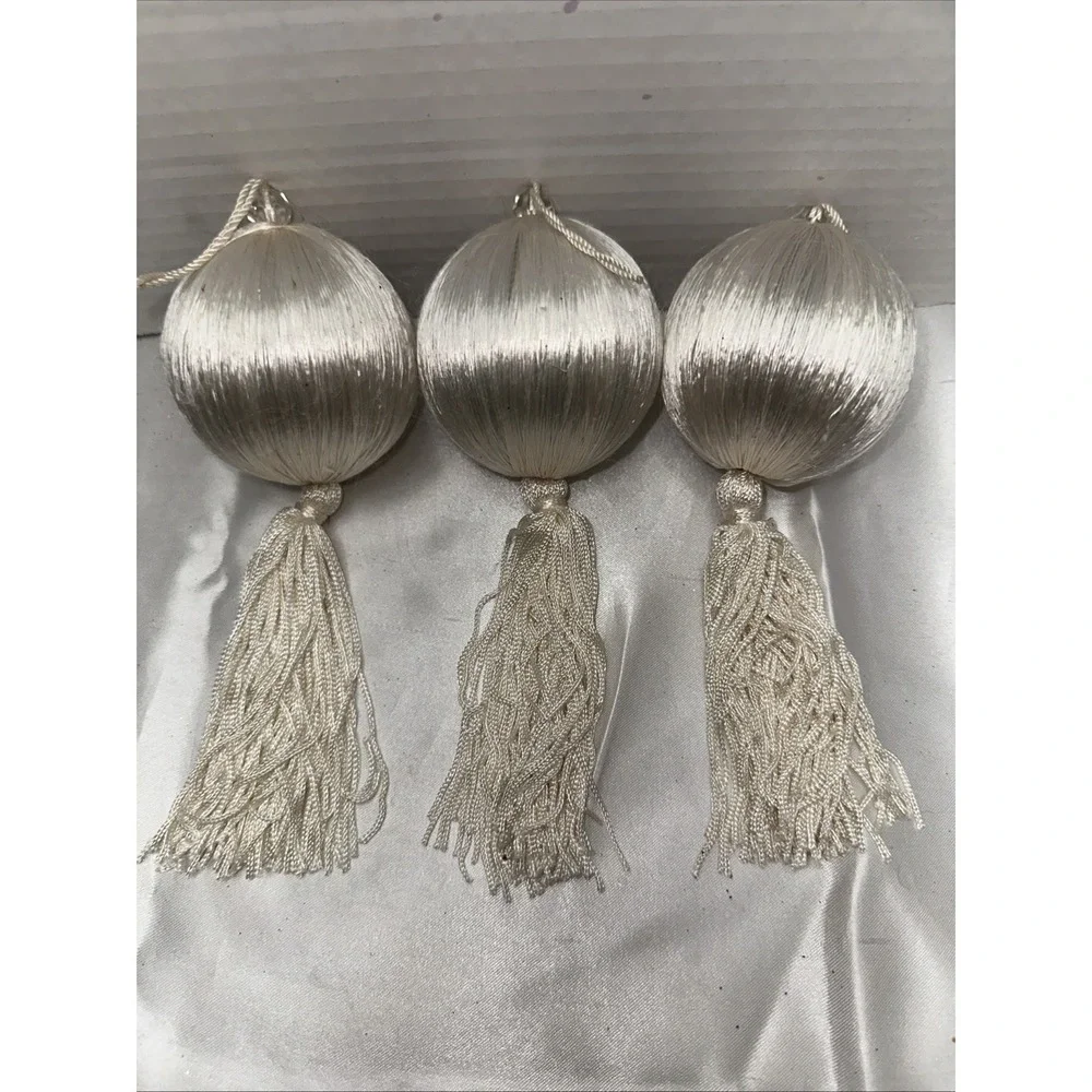 Pier‎ One Imports Ornament Set Of 3 Tassel Flawed